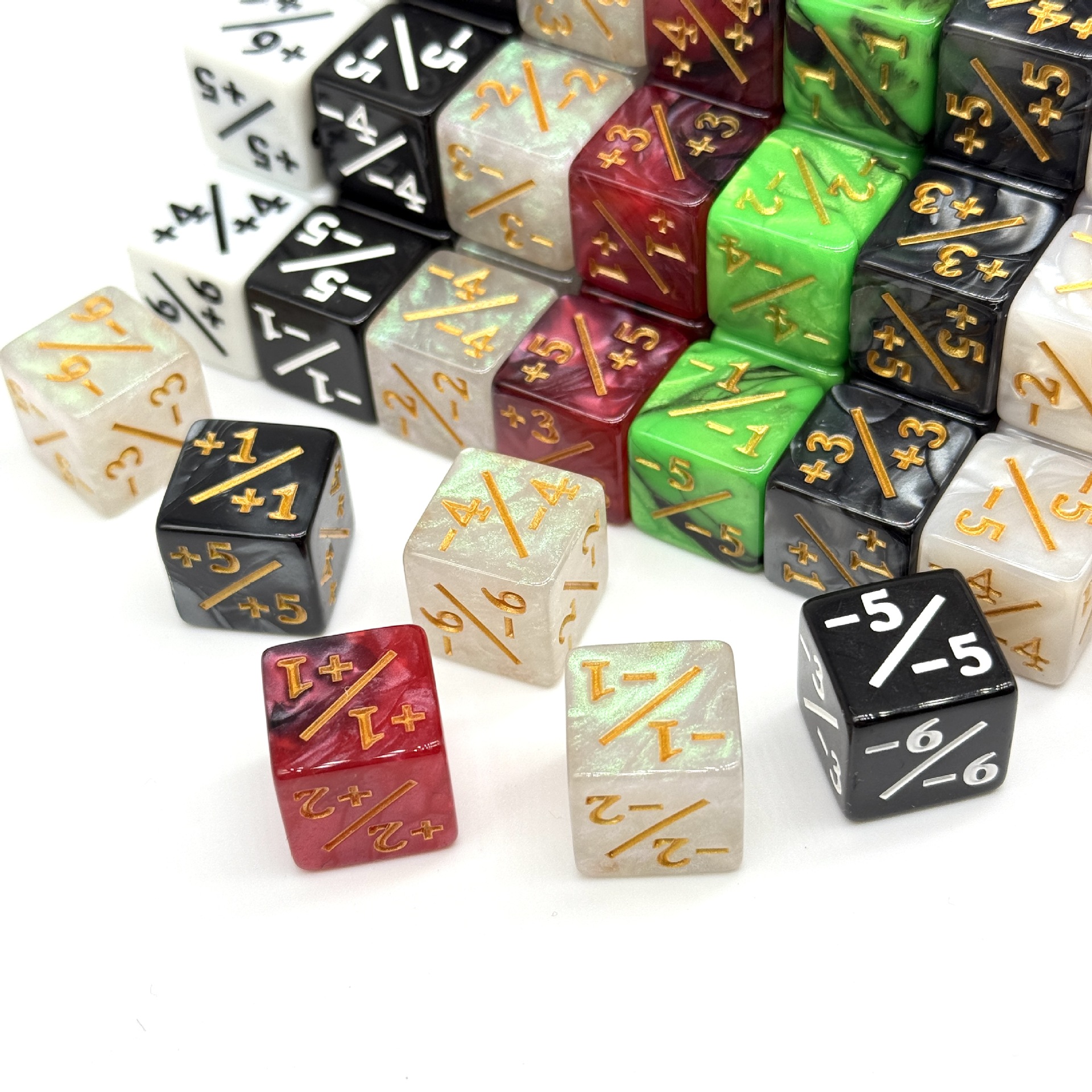 16mm Square Angle Plus and Subtract Dice Positive and Negative Symbols Ser 16 Plus and Subtract Sieve Cross-border MTG Thousand Wits Cards