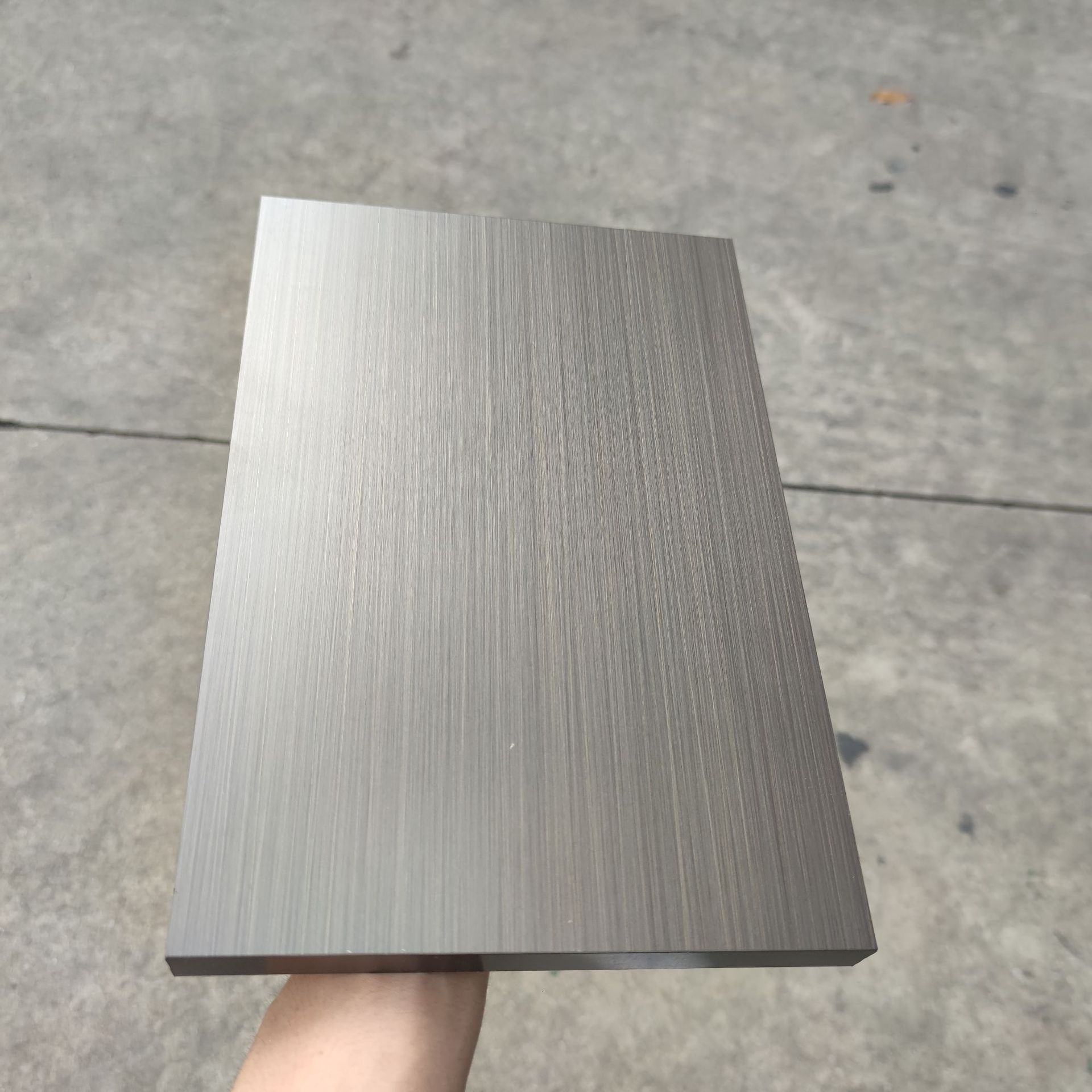 Stainless steel honeycomb panel template mirror, wire drawing, sandblasting, water corrugated honeycomb panel support proofing production