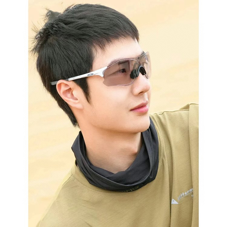 Authentic Development for 4 Months Wang Yibo Oak Zero Gravity All-Weather Light-Changing Cycling Outdoor Goggles Glasses