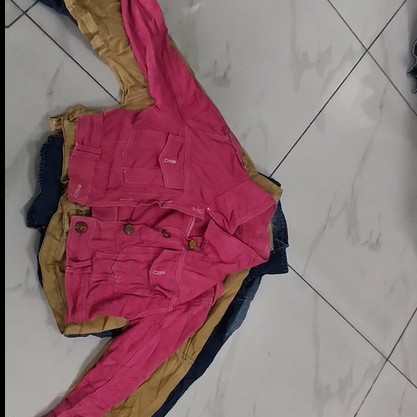 Second-Hand Clothes, Old Export, Africa, Southeast Asia, Live Supply, Denim Jacket, Classic, Fashionable and Durable