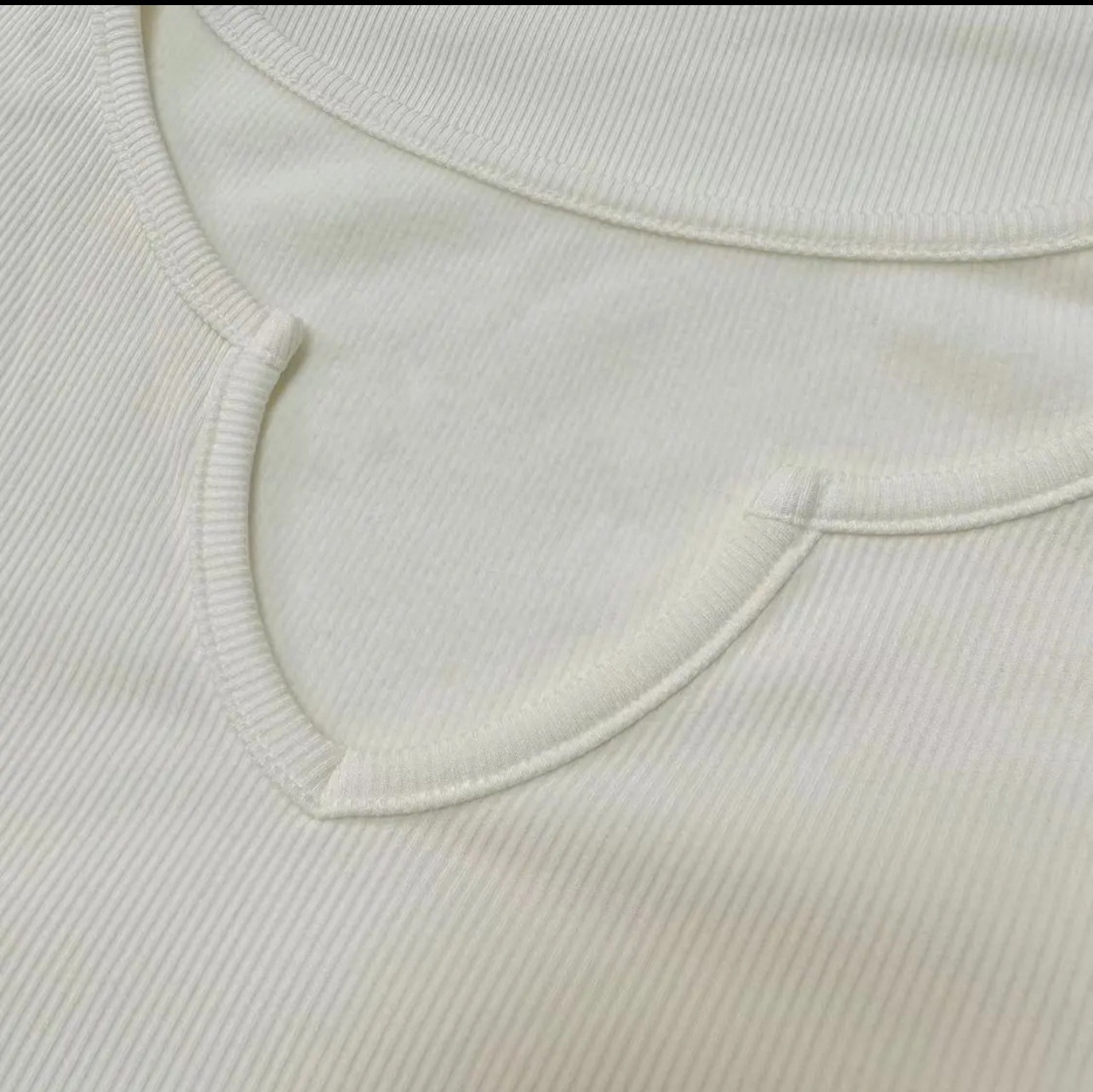 Pregnant women's bottoming shirt autumn and winter New plus size inner T-shirt long-sleeved shirt outer wear small V-neck casual all-match Fashion