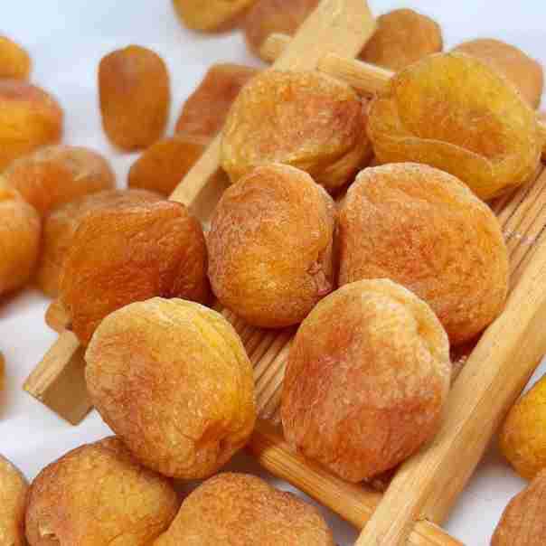 Small White Dried Apricot Xinjiang Special Natural Dried Fruit Kuche Small White Dried Apricot Bumper Tree Hanging Dried Apricot Farm Dried Apricot
