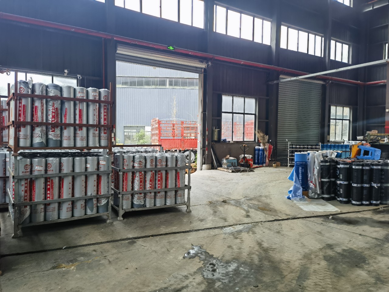 Self-Adhesive Polymer Modified Asphalt Waterproof Membrane Roof Kitchen Bathroom Basement Moisture-Proof Leak Repair