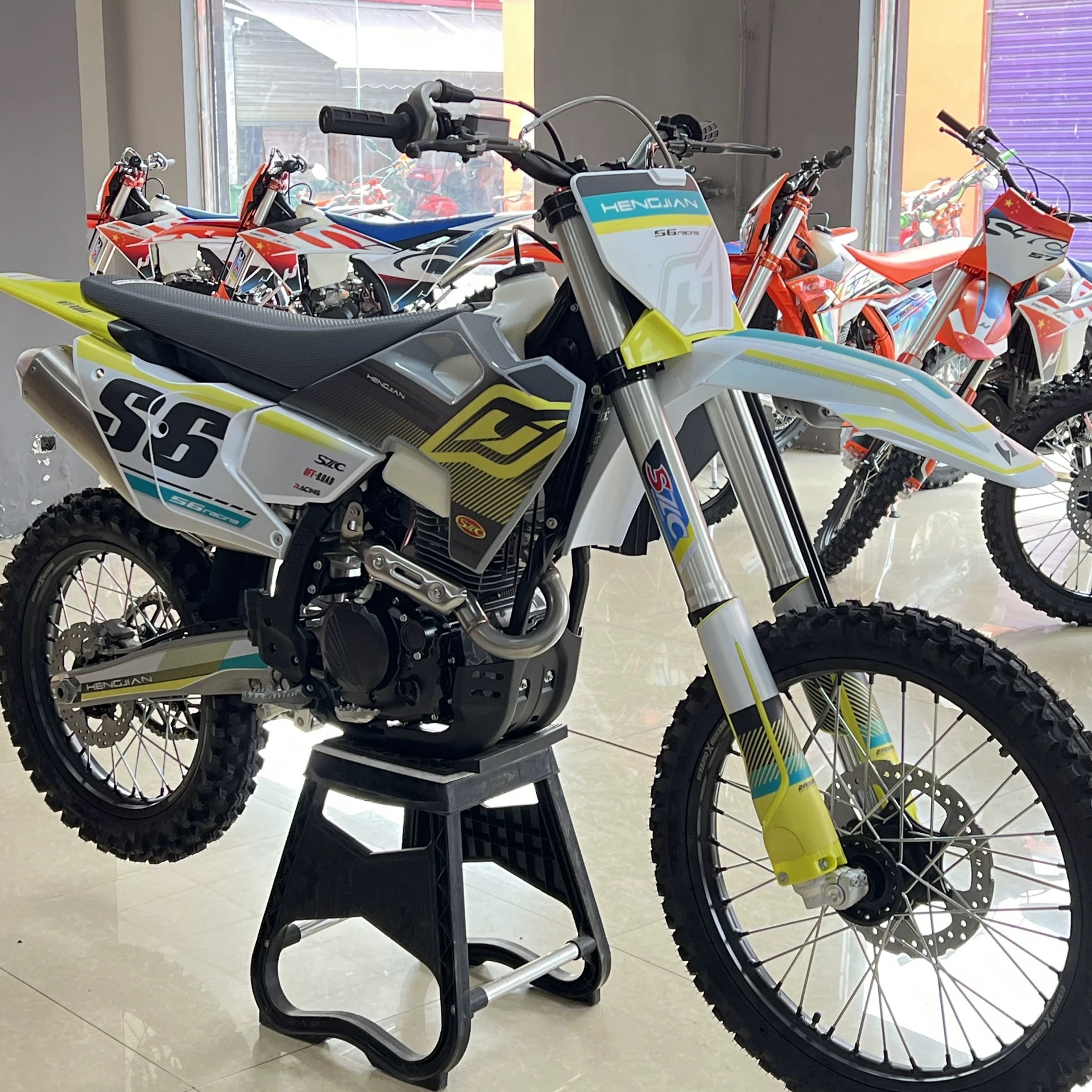 Hengjian S6 Ybs300 Gao Sa Lin Dao Edition Off-Road Motorcycle 300Cc Displacement