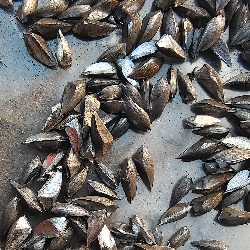 Nail Tip Manufacturer Wholesale Steel Factory Smelting Coolant Polishing and Degreasing Nail Slag Sandblasting with Large Iron Shavings and Waste Iron