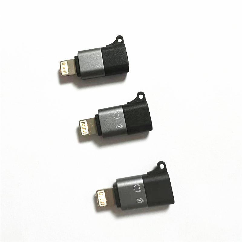 Suitable for Wireless Microphone Apple to type-c Adapter Apple OTG Adapter with Charging