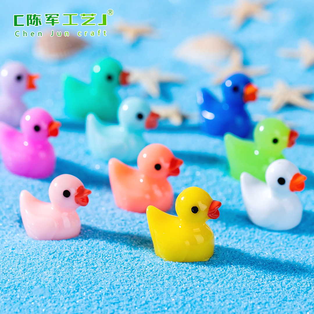 Маленькая желтая утка, кукла-подвеска, мох, микро-ландшафт, миниатюрные украшения, креативные аксессуары, смоляные изделия