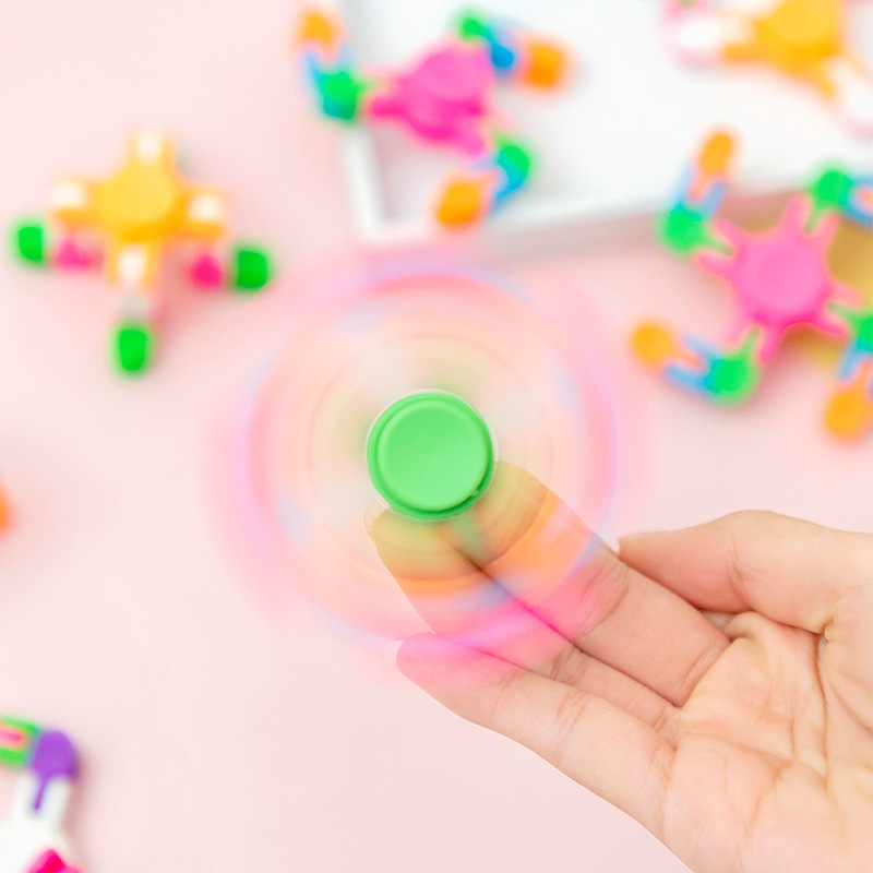 Creative decompression chain finger gyro toy cross-border deformation mechanical fingertip rotating gyro children's gift wholesale