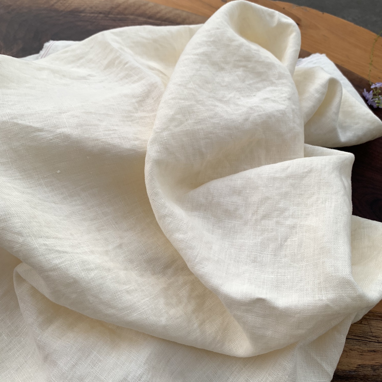 Italian Classy Tofu White Pure Hemp Spring and Summer Fabric Clothing Homemade Robe Dress Suit Fabric for Sale