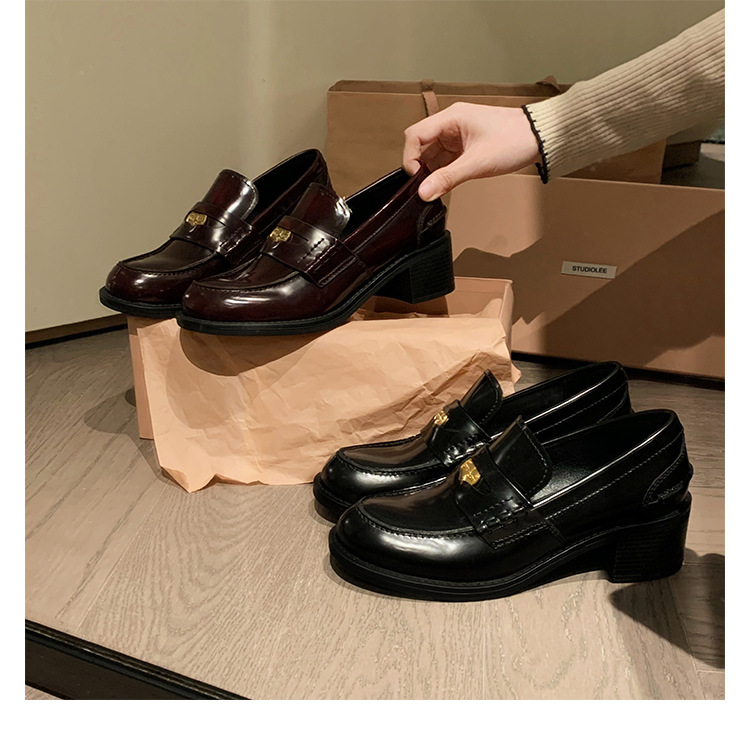 В наличии и Отправка за Секунды! Грапповая Мамы Тот же Стиль Ретро Британский Стиль Круглый Носок Маленькая Золотая Монета Одноногие Толстая Подошва Лоферы