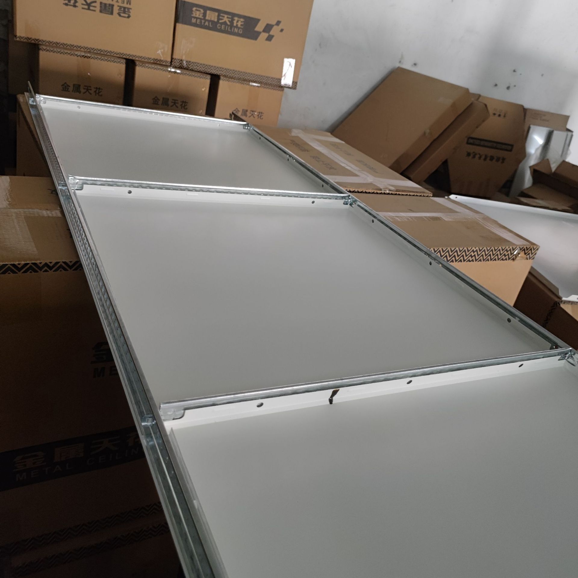 Integrated ceiling 32T flat main keel open frame aluminum gusset plate calcium silicate board mineral wool board drop grade board ceiling accessories