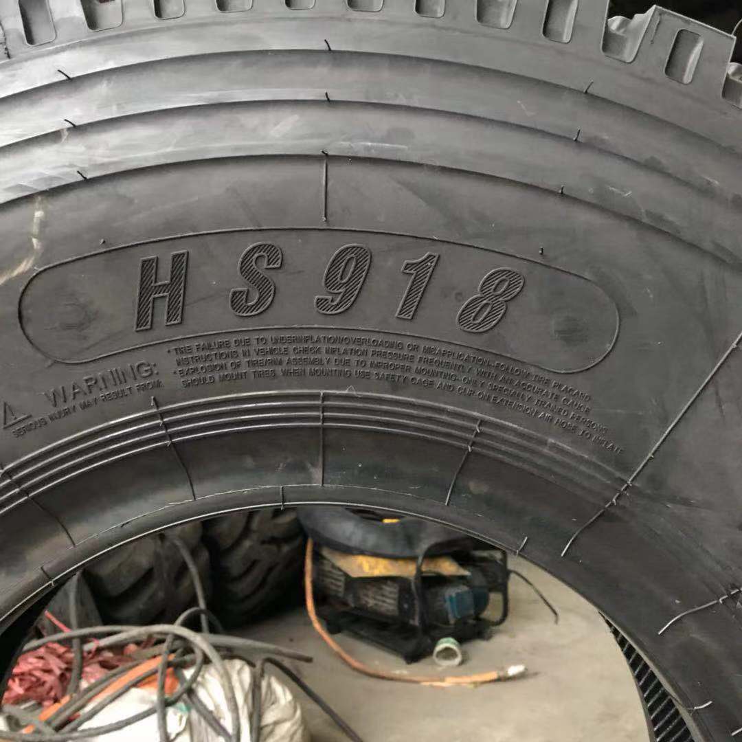 Huasheng Factory Kangpeisen 12.00R20 11.00R20 10.00R20 Hs918 Medium Flower Steel Wire Tire