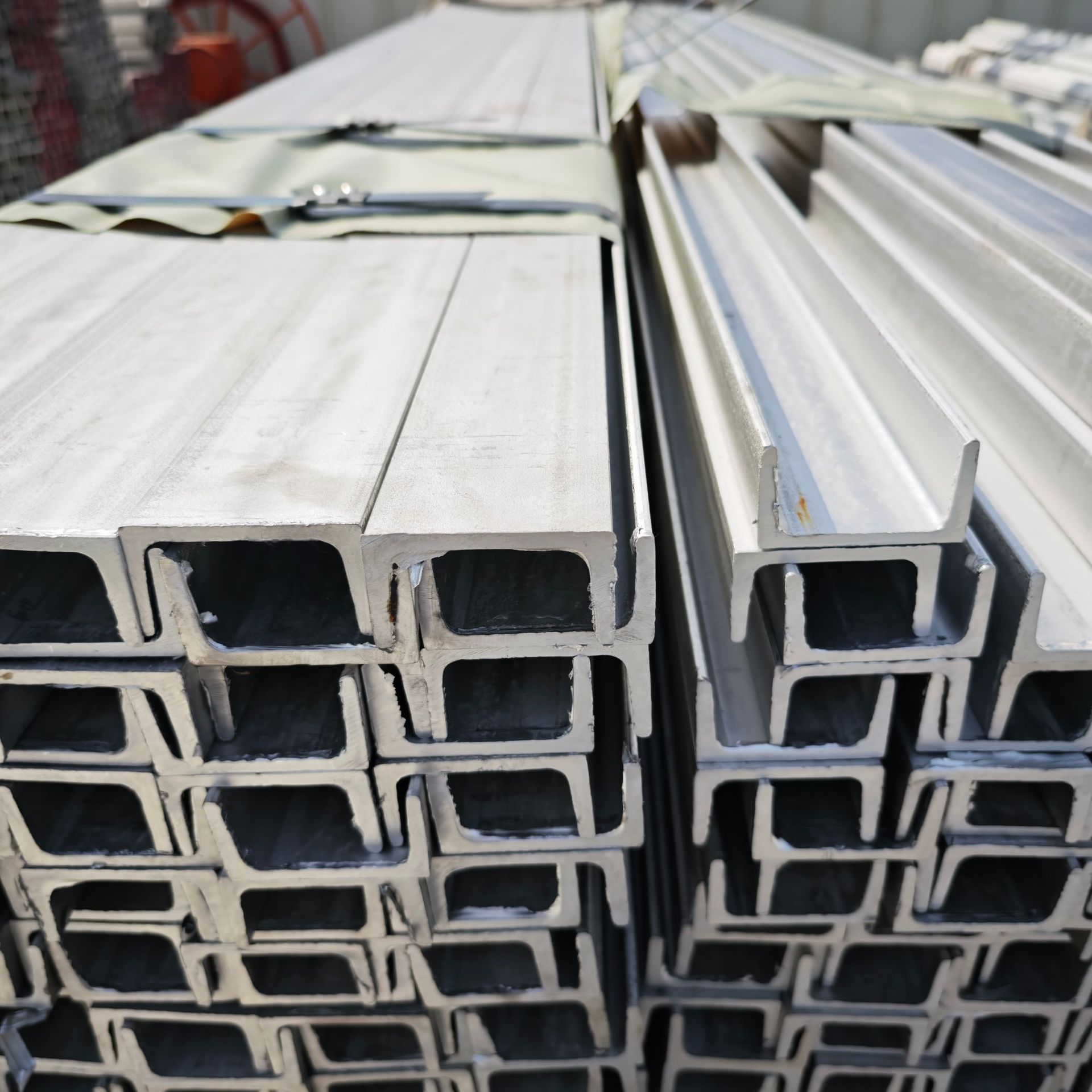 304 Stainless Steel Channel Steel Spot Wholesale 316L Material Stainless Steel Channel Steel Complete Specifications