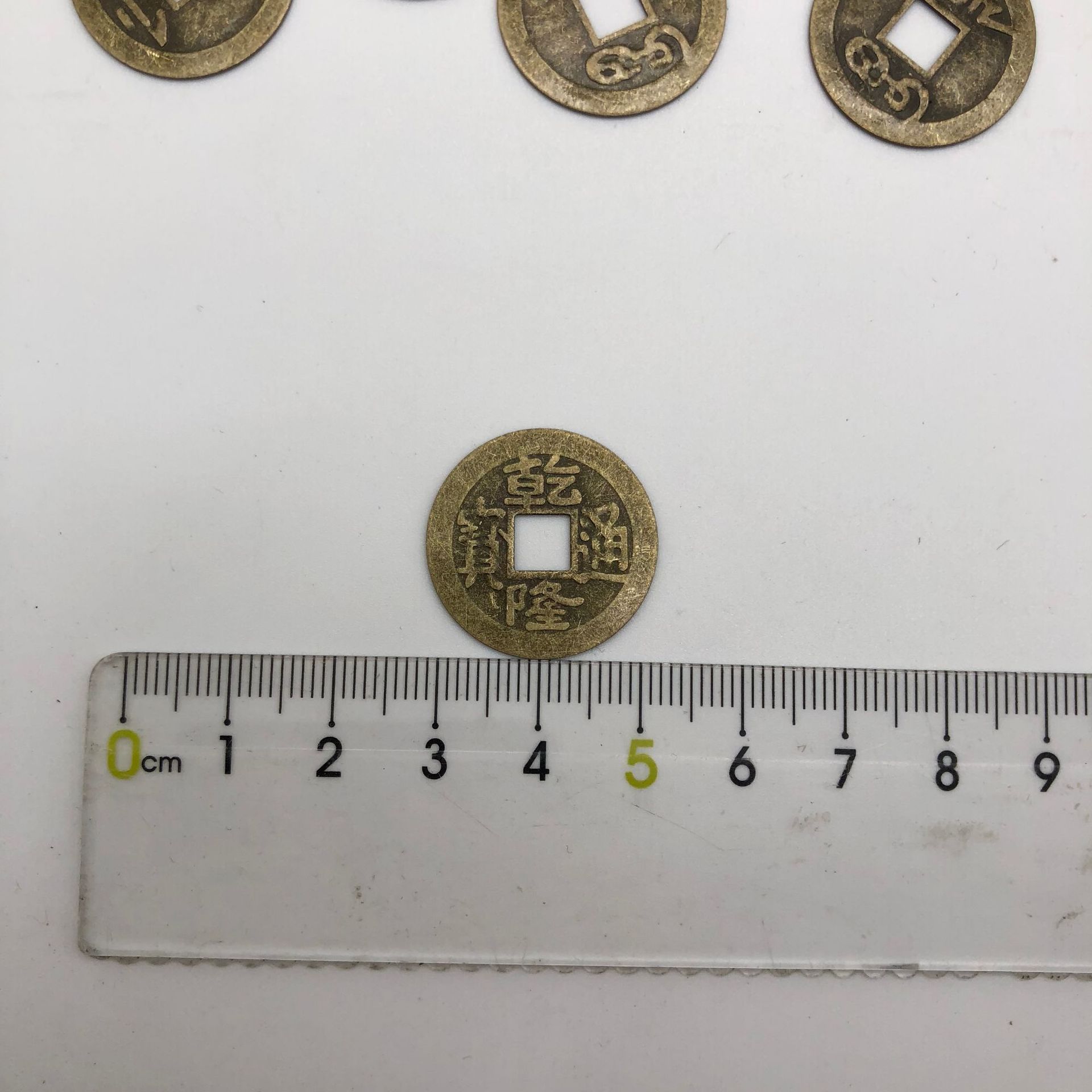 Manufacturer Wholesale 2.3cm Metal Retro Five Emperors Coins Six Emperors Coins Various Antique Brass Coins Kangxi Tongbao