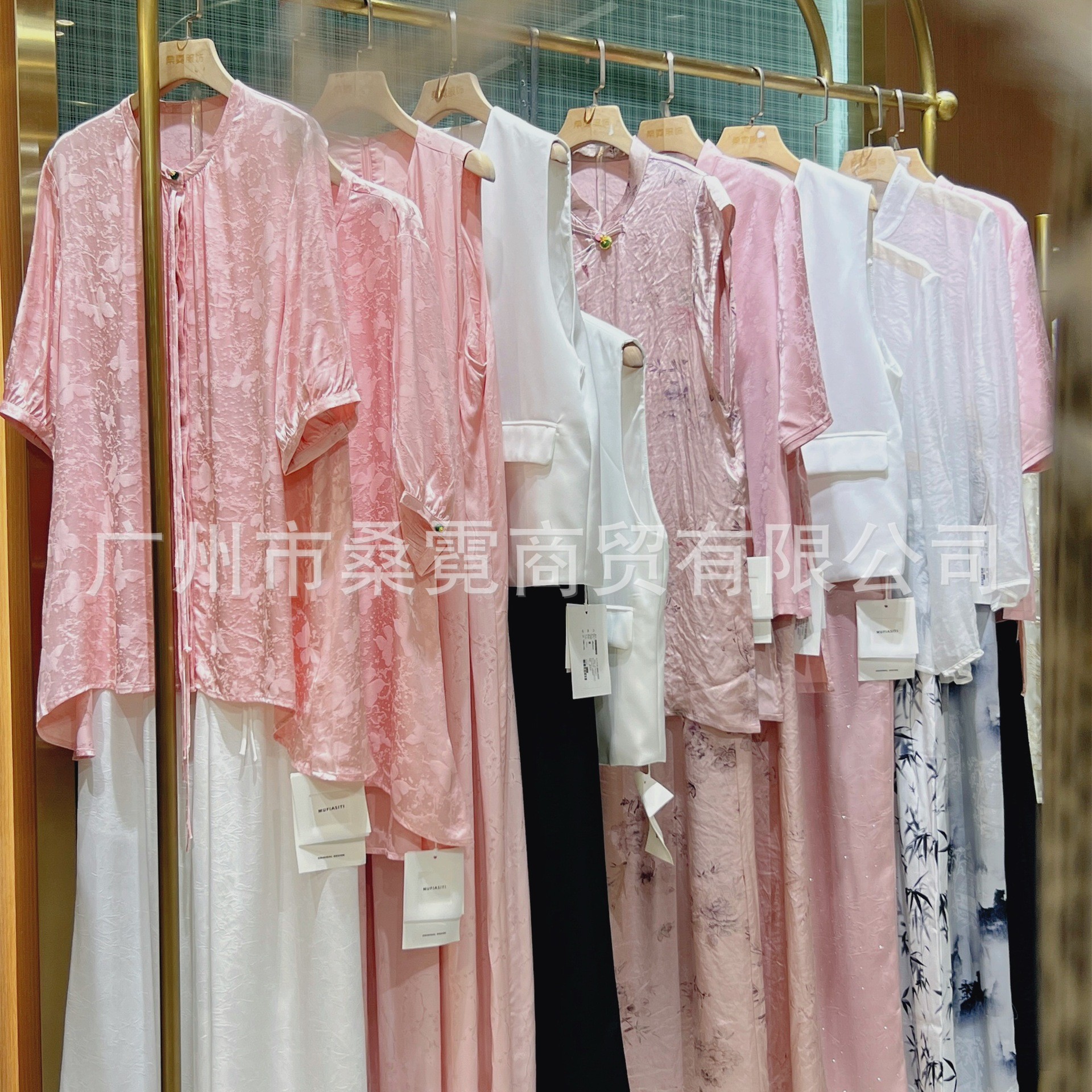 Qiaowenna Tail/Discount Women's Clothing Spring and Summer Wholesale Light Luxury Brand Mall Clearance Live Popular Supply Wholesale