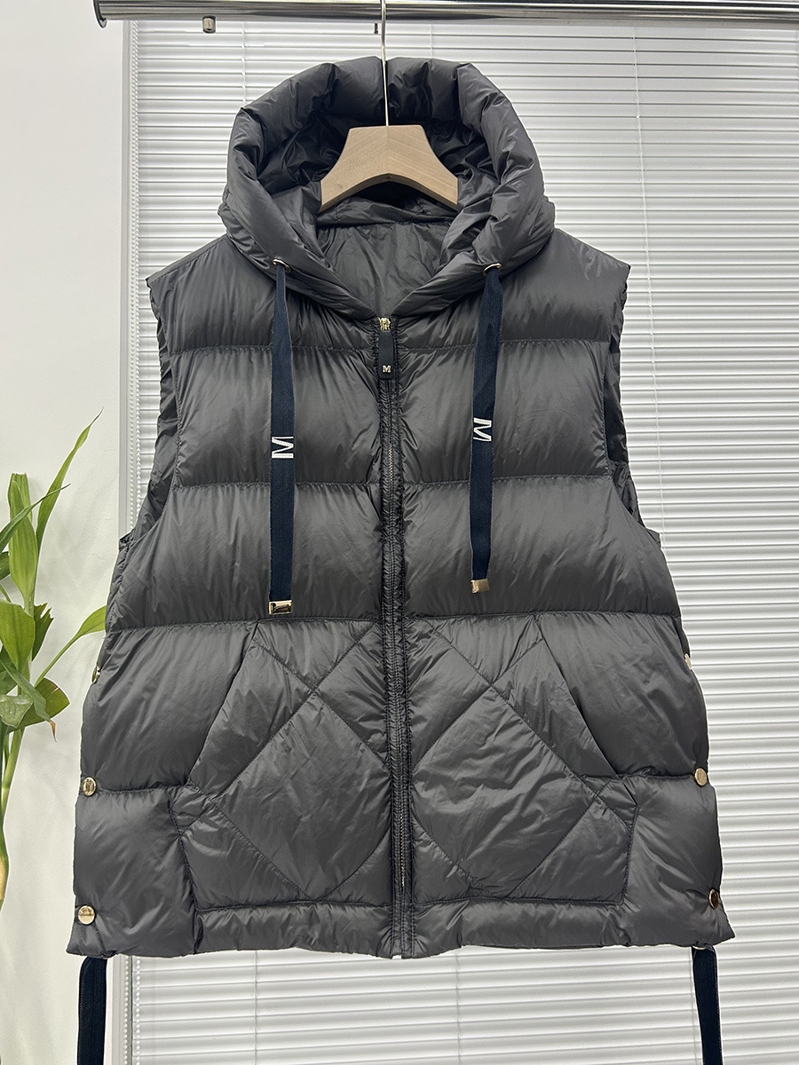 2025 autumn and winter fashion hooded European station foreign trade version down jacket waistcoat trendy back diamond winter clothing