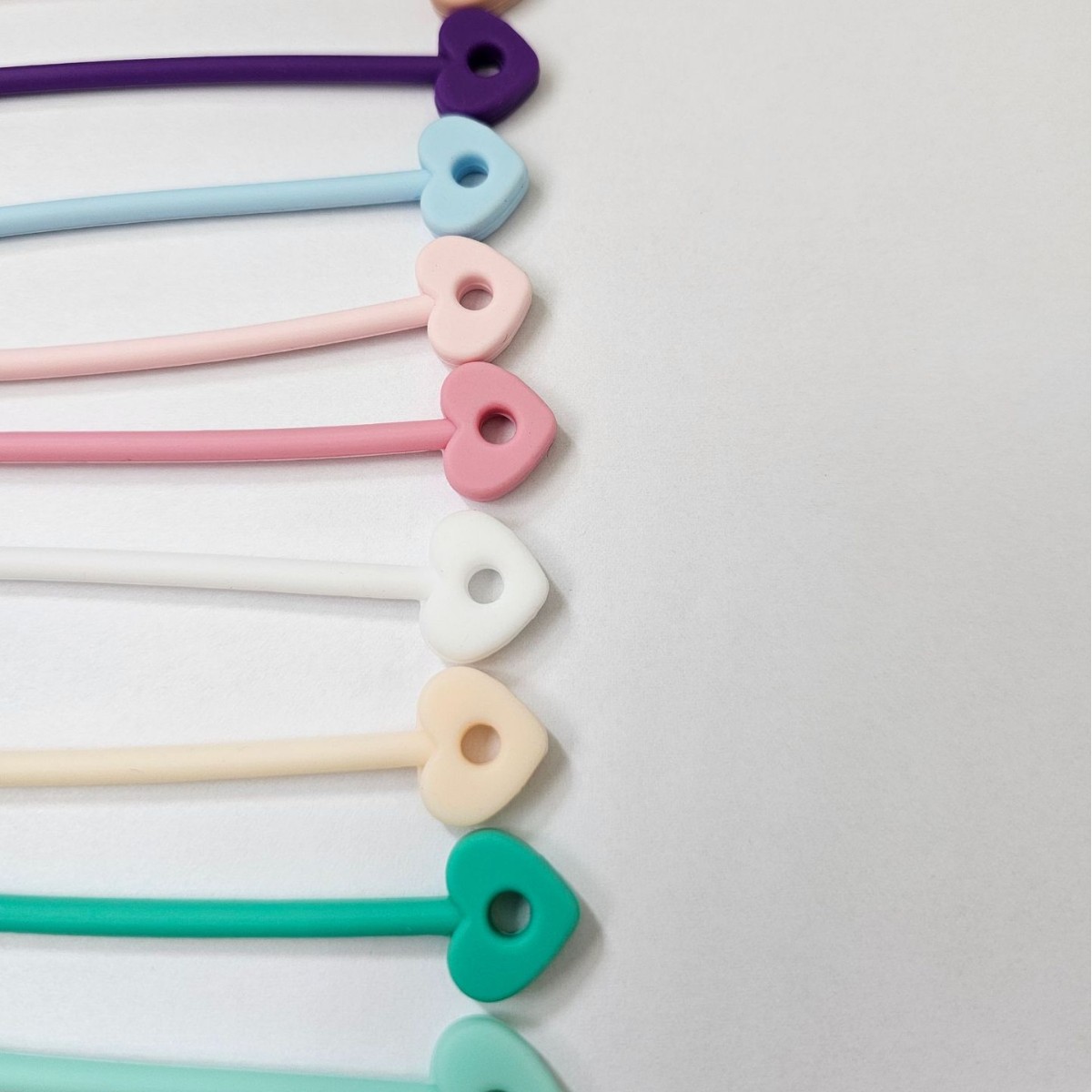 Factory Direct Sales 150mm Heart Silicone Rope Silicone Shampoo Brush Storage Lanyard Data Cable Winder Multi-Function Rope