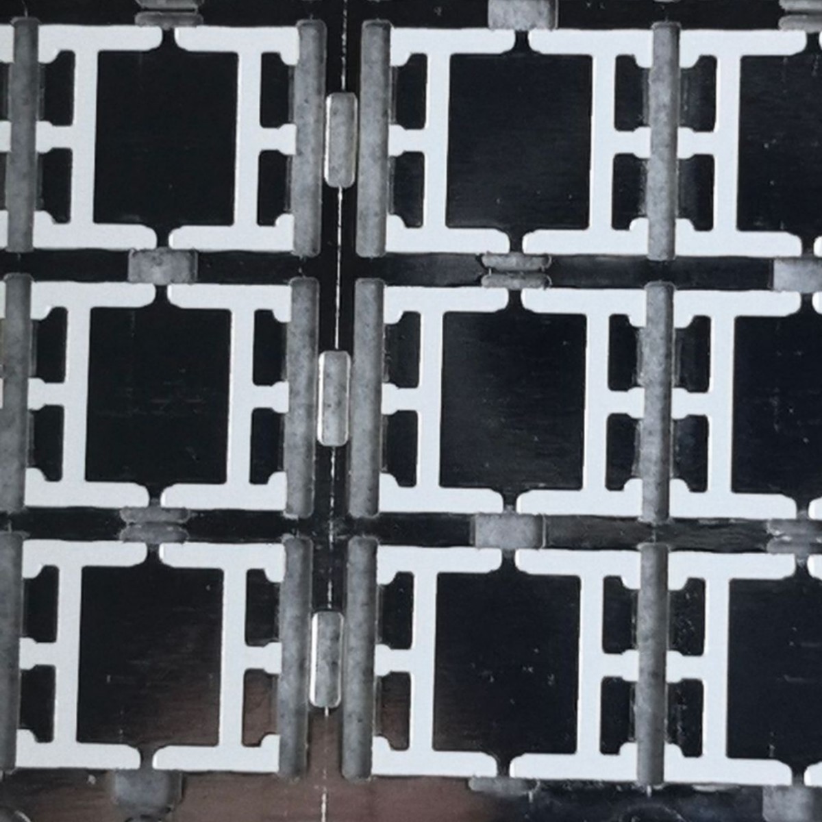 Производители кронштейнов LED в Дунгуане продают 5060-12 ряд двухцветного автомобильного светового кронштейна из красной меди PCT