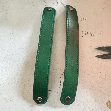 Manufacturer Produces Gift Box Leather Handle Pu Leather Handle with Leather Handle Pu Satchel Genuine Leather Bag with Leather Rope Hand Strap