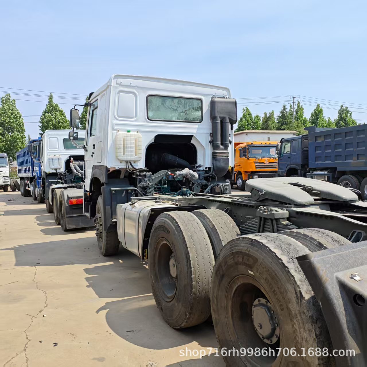 Manufacturer Exports Chinese Heavy-Duty Dual-Drive 400 Horsepower Howo Tractor Engineering Dump Truck Semi-Trailer Truck