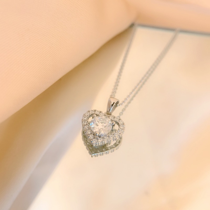 Casual 925 Silver 1-1.05 Carat D Color Vs Clarity Heart-Shaped Cultured Diamond Pendant Necklace Fashion Daily Accessories