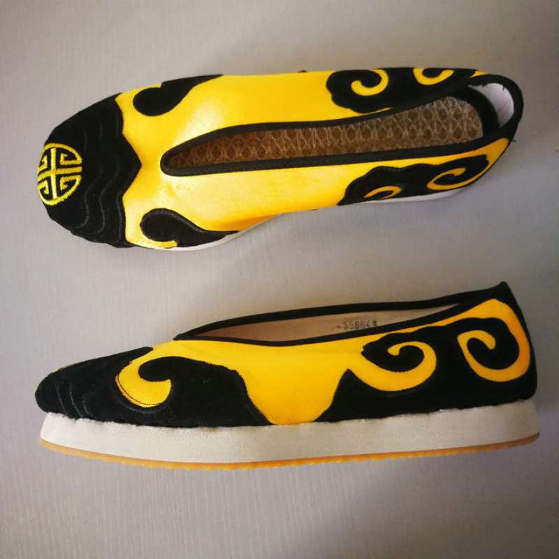Embroidered Shoes Taoist Tools Supplies Taoist Shoes Yellow Red Jujube Red High Power Shoes Taoist High Power Cloud Shoes