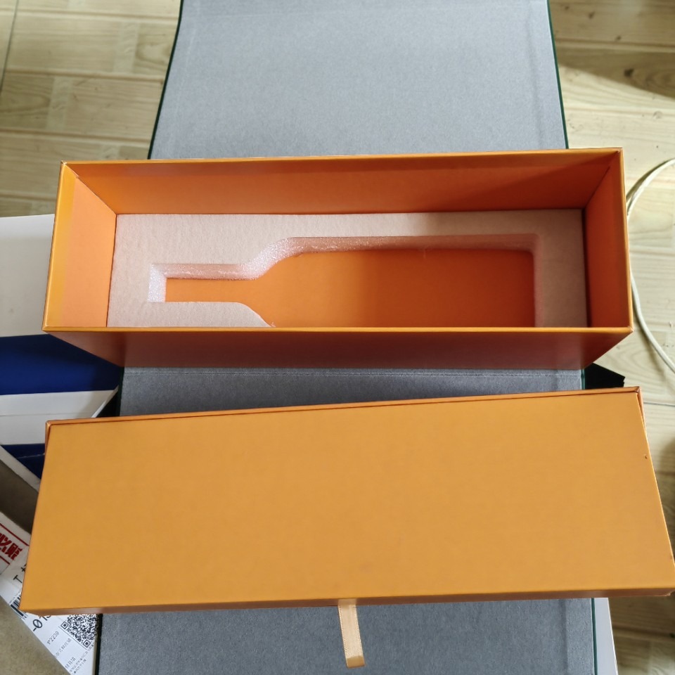 Leather Box Processing Leather Suitcase Suitcase Hot Stamping Silver Engraving Gold Silk Screen Leather Gift Box Pu Box High-End Leather Gift Box