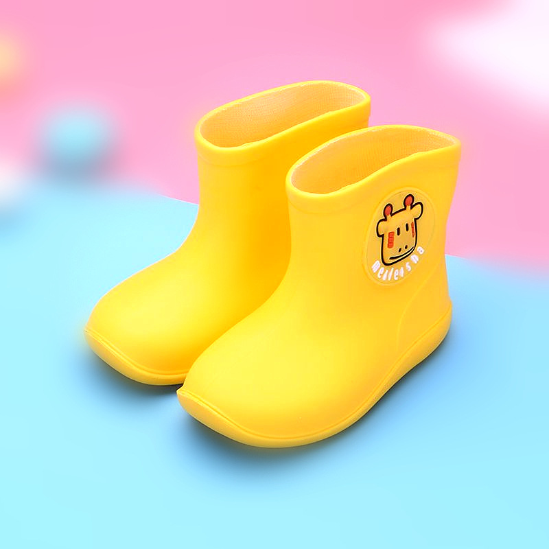 Детские мультяшные резиновые сапоги, детские водные туфли, противоскользящие модные резиновые туфли, для мальчиков и девочек, водонепроницаемые дождевые сапоги для малышей оптом