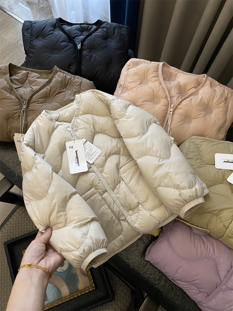 Легкая куртка из пуха с 90% утиным пухом, новая модель 2025 года, осенне-зимняя, круглый вырез, волнообразный рисунок