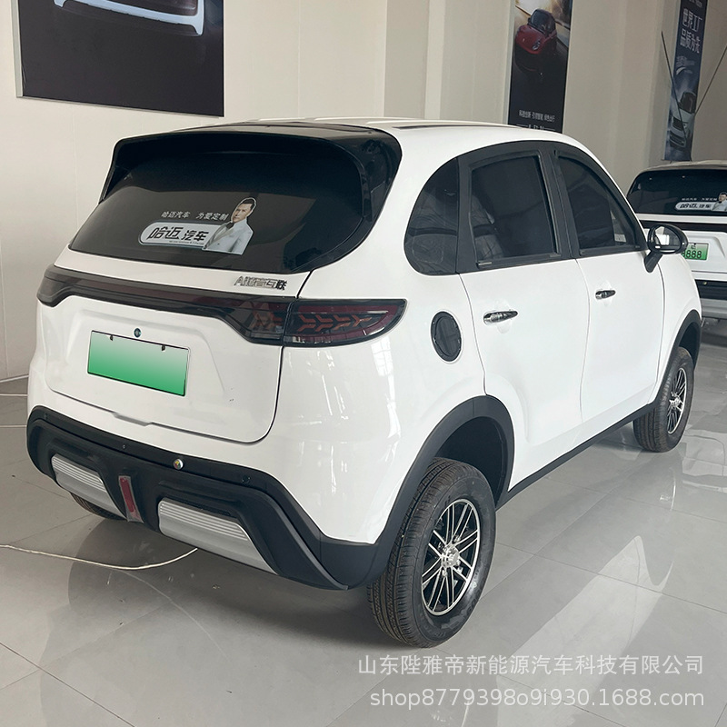 Electric Four-Wheel Five-Seater Vehicle for Home Transportation to Pick up and Drop up Children Fully Enclosed New Energy Vehicle Electric Vehicle Environmental Protection