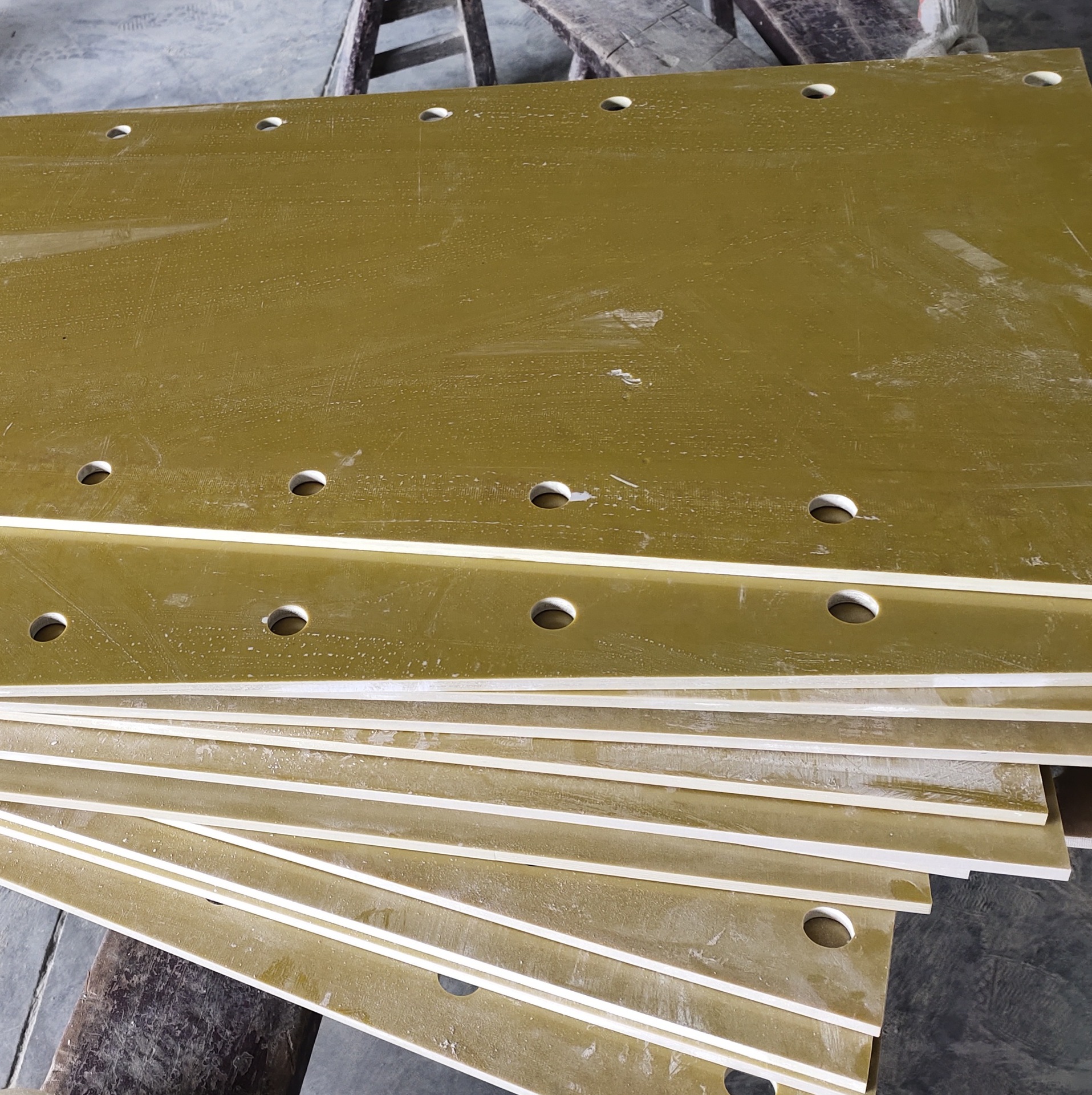 Factory Custom-Made 3240 Yellow Epoxy Resin Plate Processing, High Temperature Resistant Flame Retardant Fiberglass Plate Insulation Material Wholesale