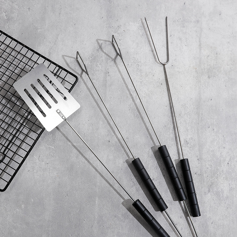 Набор барбекю из трех предметов с пластиковыми ручками и нержавеющей сталью для гриля на открытом воздухе