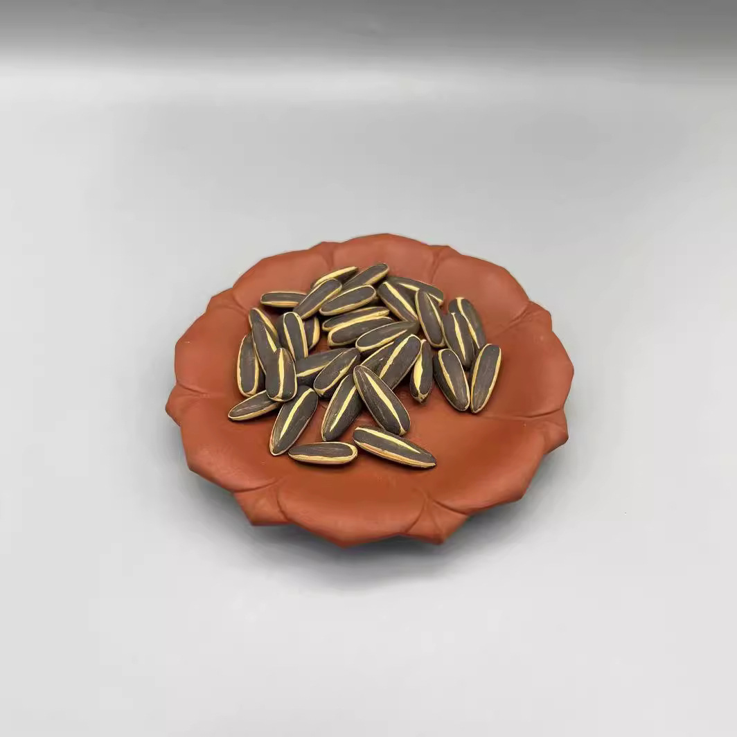 Yixing purple sand tea pet simulation peanut sculpture tea set wholesale longevity fruit ornaments tea table accessories can raise sunflower seeds