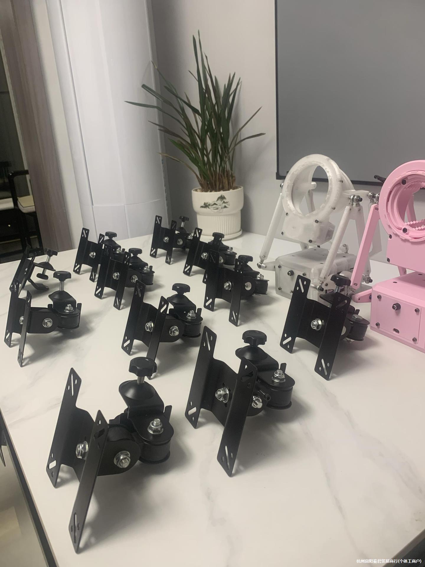 Sr6, Osr2/Universal, фиксированный кронштейн, может регулироваться для вращения влево и вправо, вверх и вниз