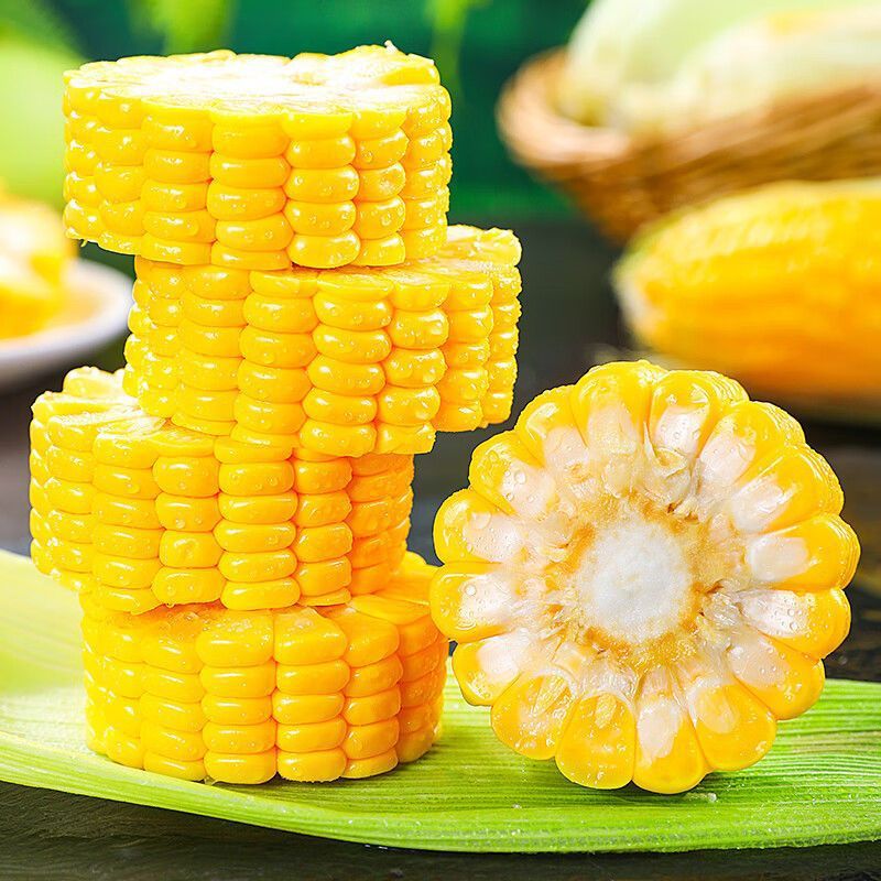 Yunnan fruit sweet corn fresh fruit corn postage corn cob corn corn now pick hair a generation