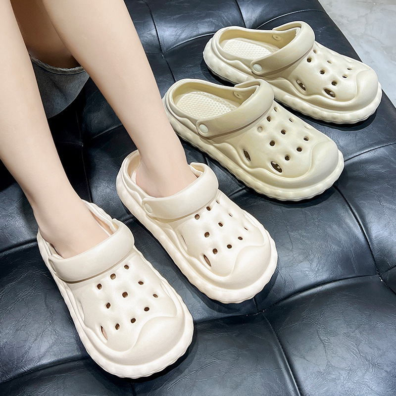 Women's Wholesale Cool Shit Cave Baotou Beach Household Women's Family Sense Summer Cartoon Summer Slippers Bottom Wear Thick Home Shoes