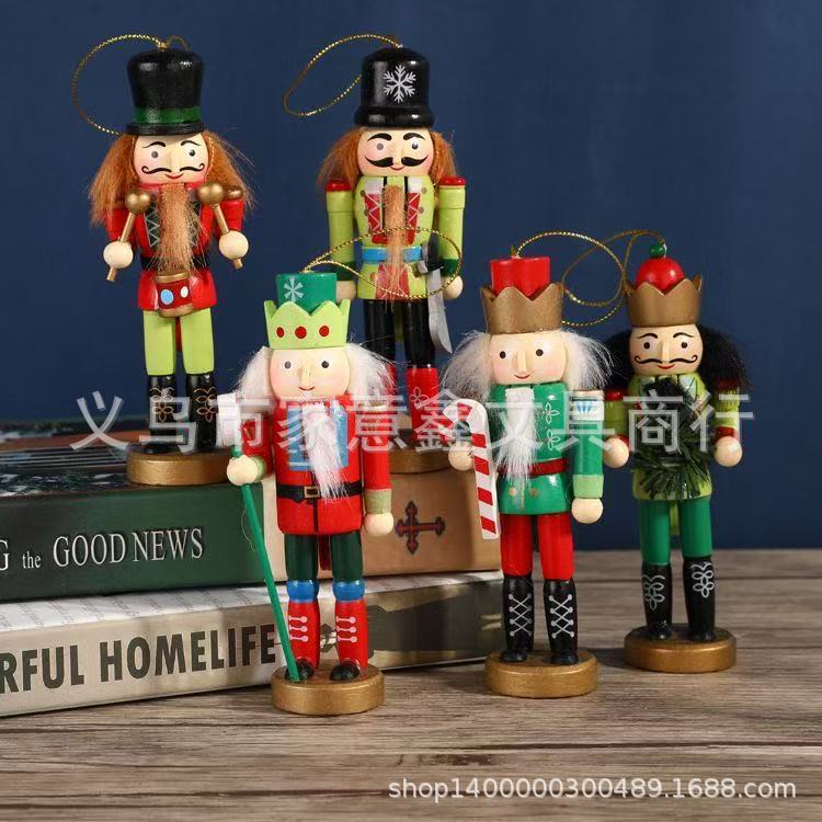 现货木质13cm胡桃夹子圣诞礼品挂件彩绘胡桃人士兵木偶跨境热销