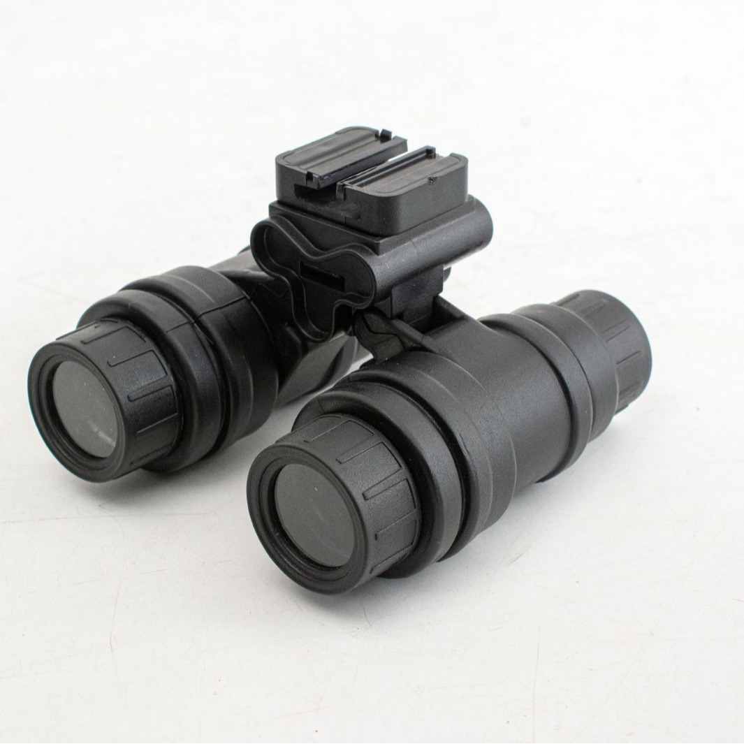 Outdoor Tactical equipment binocular telescope pvs18 four-eye infrared night vision instrument suit model thermal imager