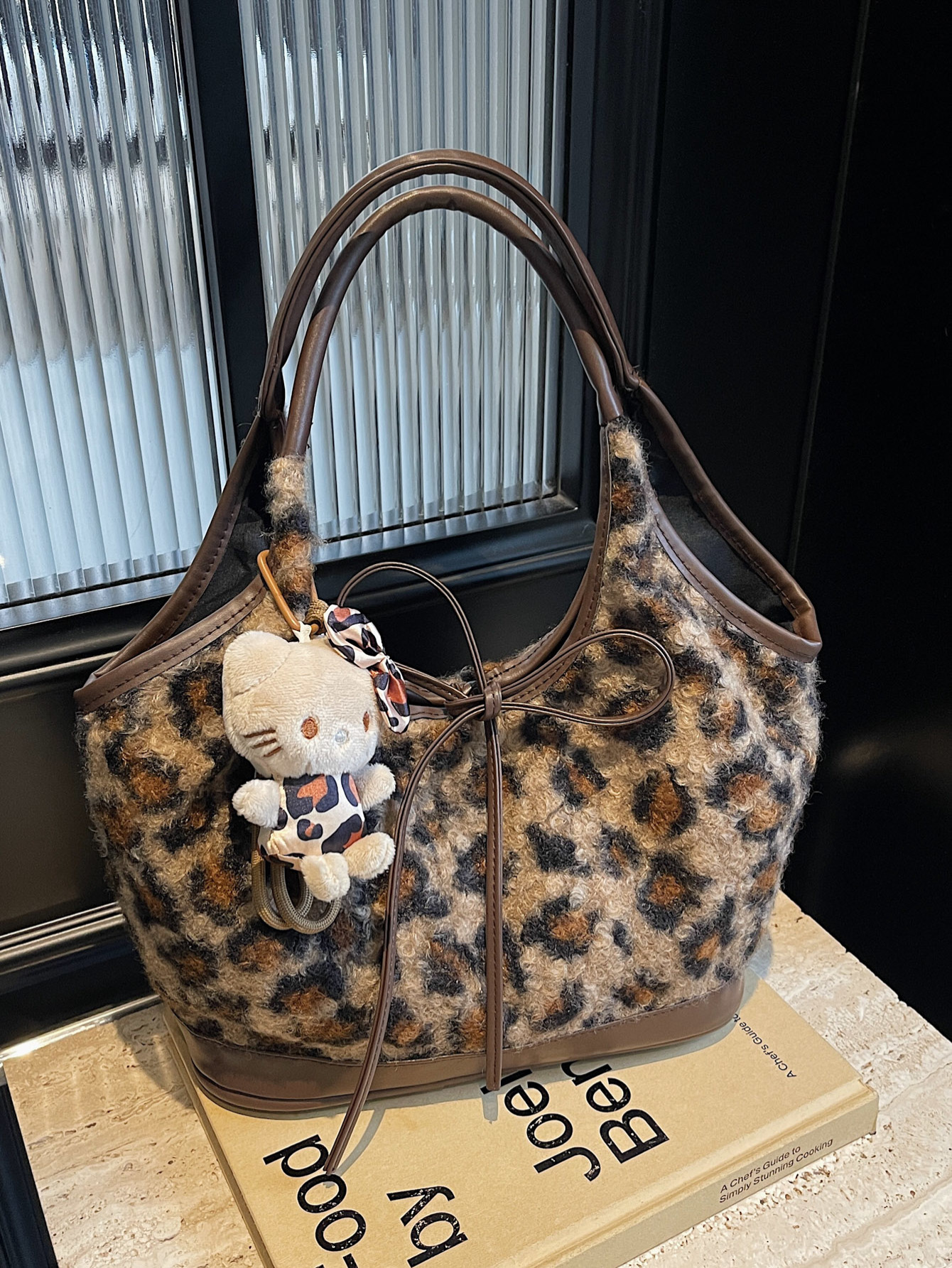 Корейская стильная ретро плюшевая сумка с леопардовым принтом новая большая ёмкость сумка с бантом для коммутирования