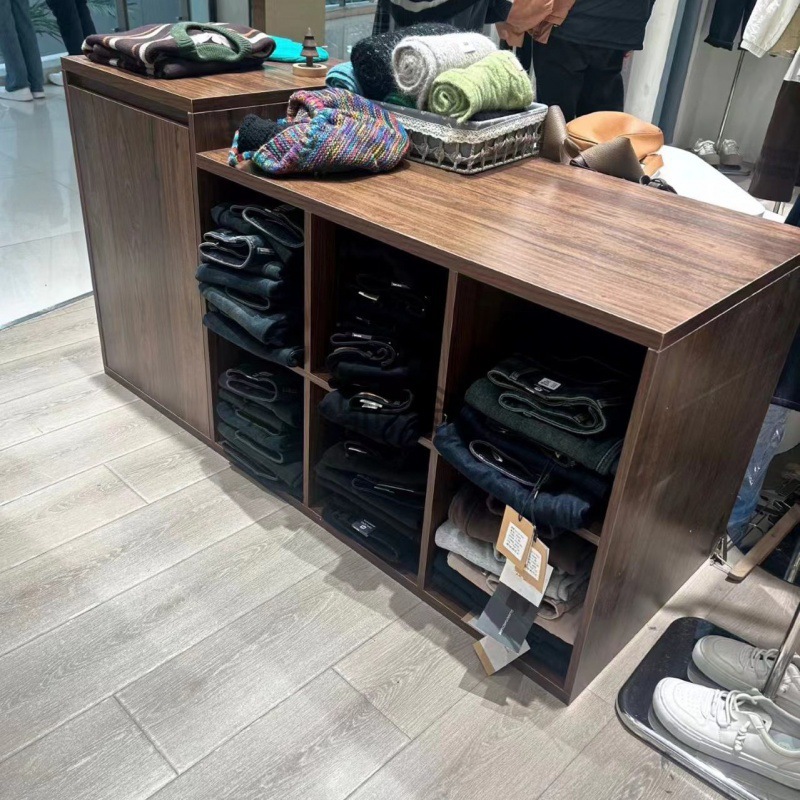 | net red clothing store Nakajima table Nakajima display table in the middle of running water shoe bag display cabinet women's clothing store display