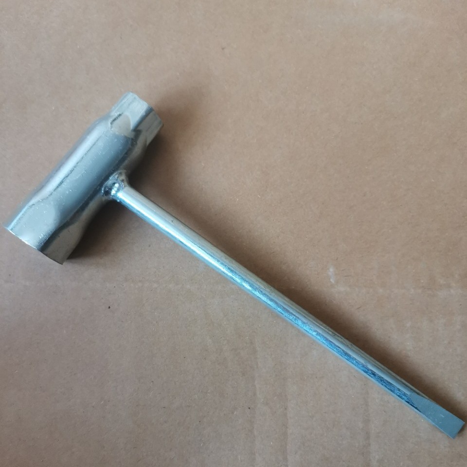 L7T three-pole spark plug chain saw Mower universal two-stroke spark plug upgraded version spark plug multi-purpose sleeve