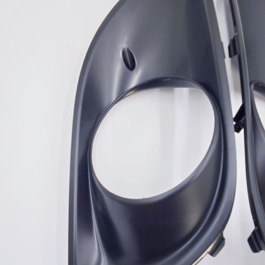 Suitable for Hyundai Veloster Fog Light Frame Front Bumper Fog Lamp Cover 865232V500 865242V500 Veloster