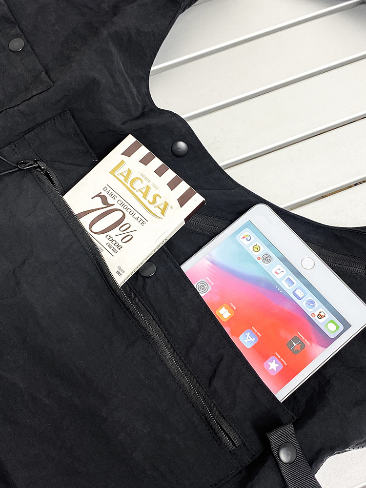 American Trendy Brand 2024 Spring and Autum Functional Style Suspender Vest with Large Flap Pocket Pantss and Japanese Style Work Vest Men's Backpack