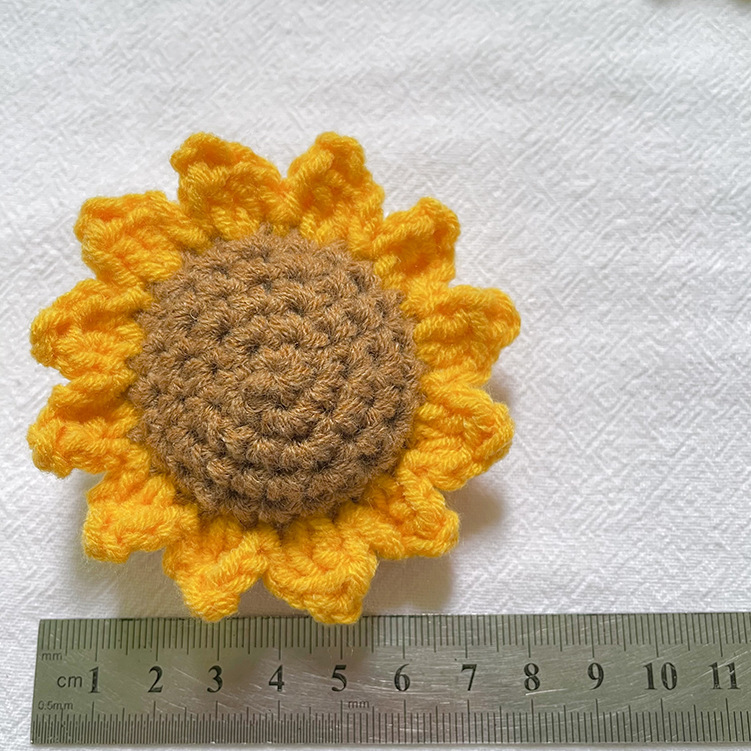 DIY Hand-Woven Sunflower Flower Head Crocheted Finished Knitted Sunflower Pendant Semi-Finished Sunflower Bouquet