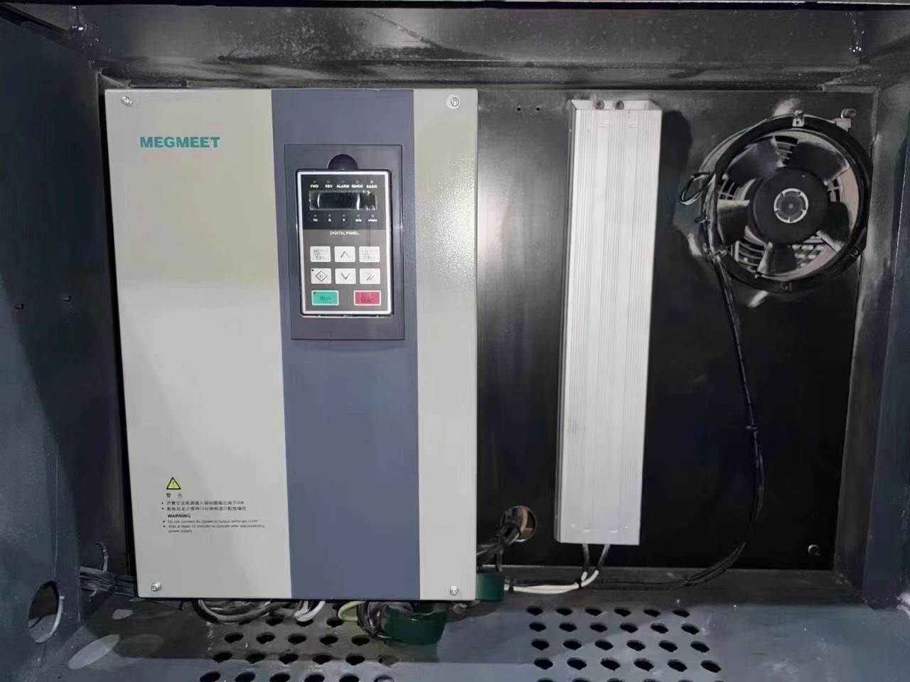 Ningbo Jingqiong 200 Tons Servo Double Color Machine Machine Condition as New Fu Jin Xin Machinery Xiao Zhao 18320760855