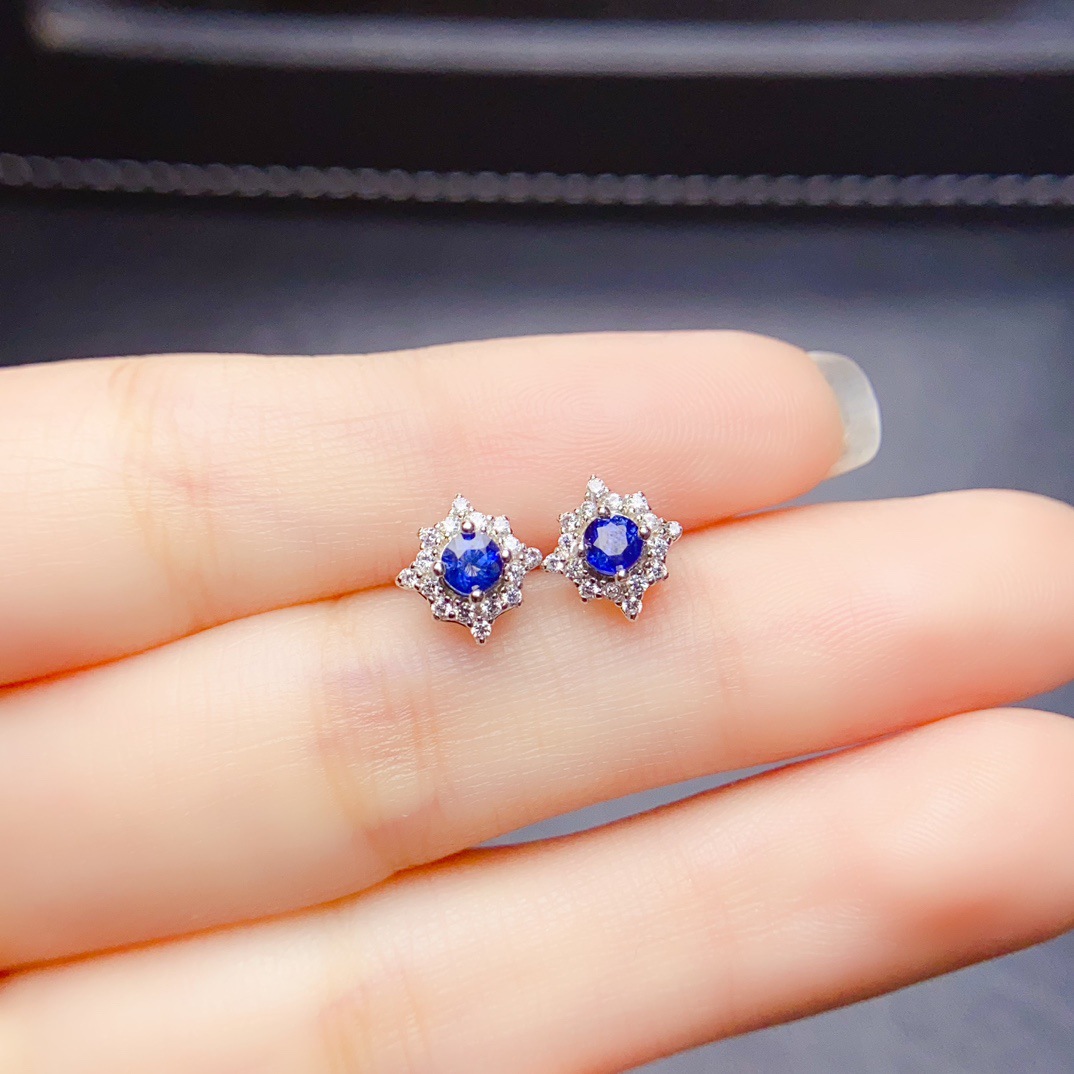 Source Factory Cross-Border Natural Sapphire Earrings S925 Silver Inlaid Main Stone 3*3mm Christmas Snowflake Design