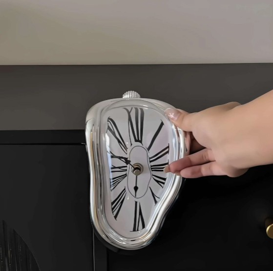 Foreign Trade Creative Retro Twisted Clock Melted Clock Table Corner Clock Roman Clock Right Angle Retro Deformation Time and Space Clock