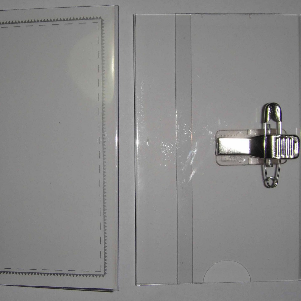 9x 5.6cm hard shell pvc badge card holder dual-pass badge ID card exhibition single independent packaging