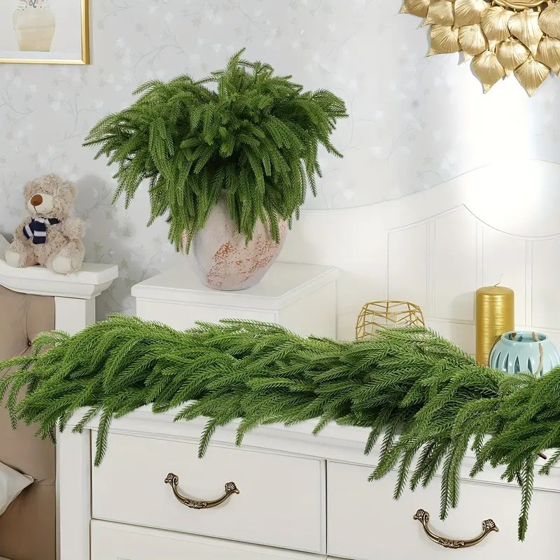 Cross-border Amazon simulation pine needle rattan Christmas decoration cypress pine fox pine door hanging wreath wall hanging