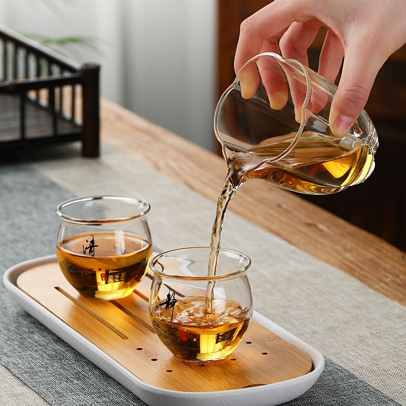Japanese-style petal Glass Fair Cup high temperature resistant household tea seafood tea maker kung fu tea accessories transparent male Cup